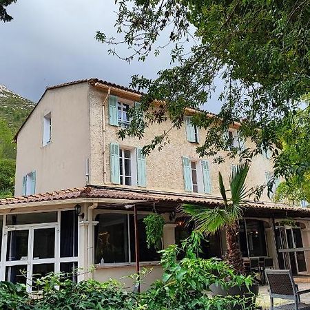 Logis Hotel & Restaurant Du Parc Gémenos Eksteriør bilde