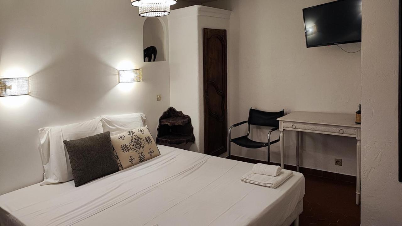 Logis Hotel & Restaurant Du Parc Gémenos Eksteriør bilde