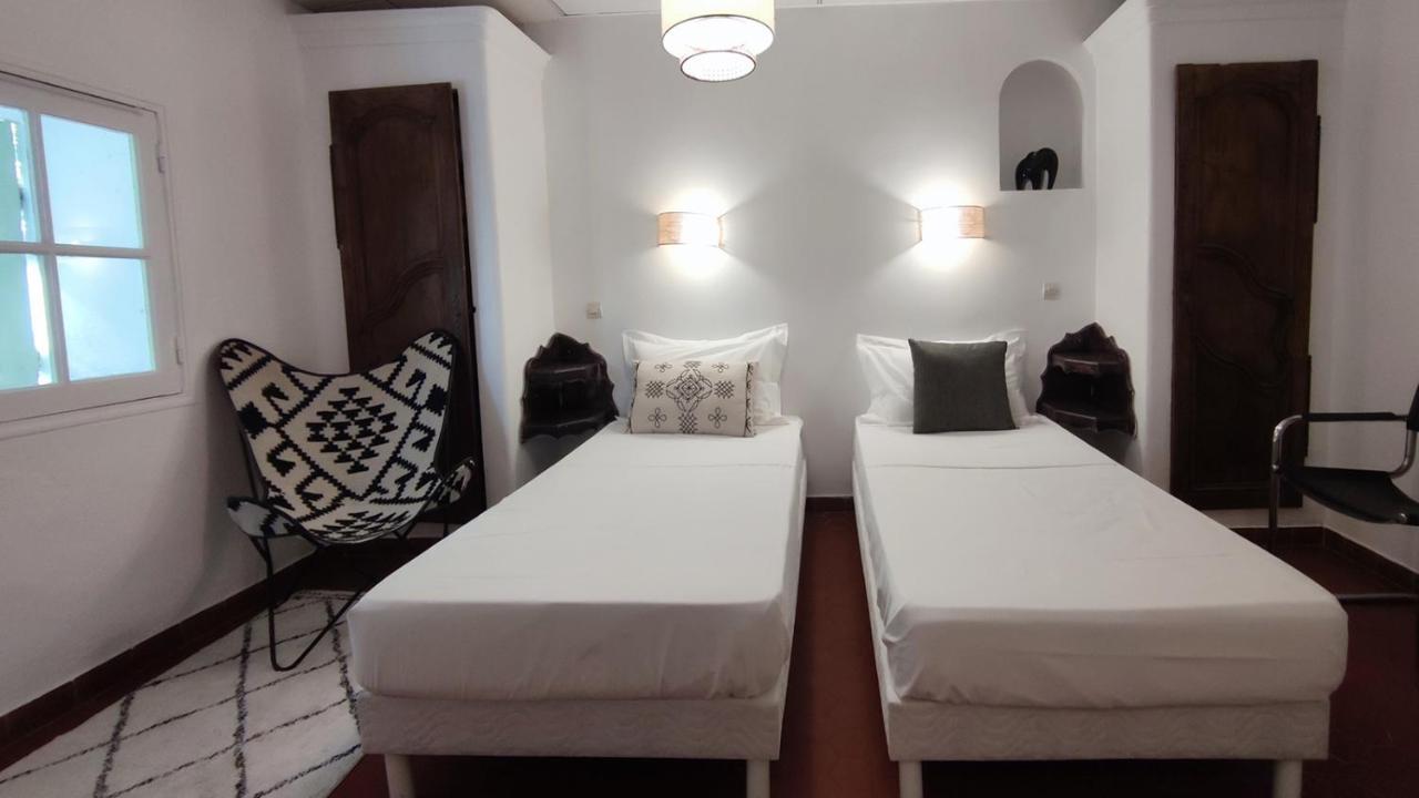 Logis Hotel & Restaurant Du Parc Gémenos Eksteriør bilde